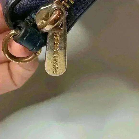 Michael Kors Navy Blue Wallet - Picture 16 of 16